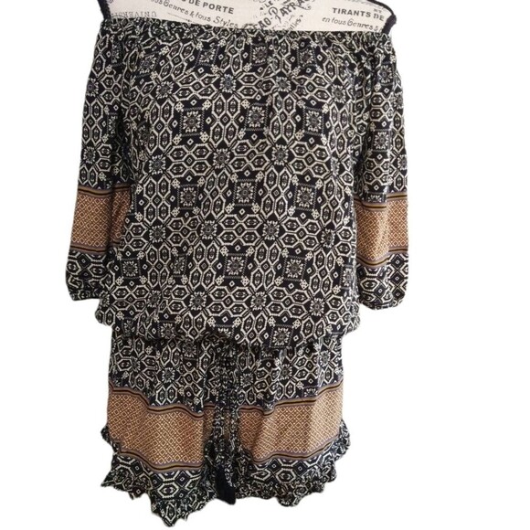 Wilde heart  off the shoulder shorts romper Small Neutral Boho Cottage Core - Picture 1 of 8